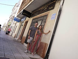 José María Tinoco y Elisabet Haut en uno de los apartamentos de Loft Experience Guadiana