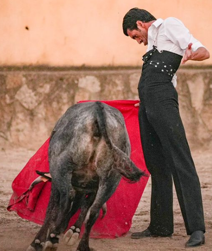 Imagen secundaria 2 - Fotos tomadas durante la visita de Luis de la Fuente a Emilio de Justo.