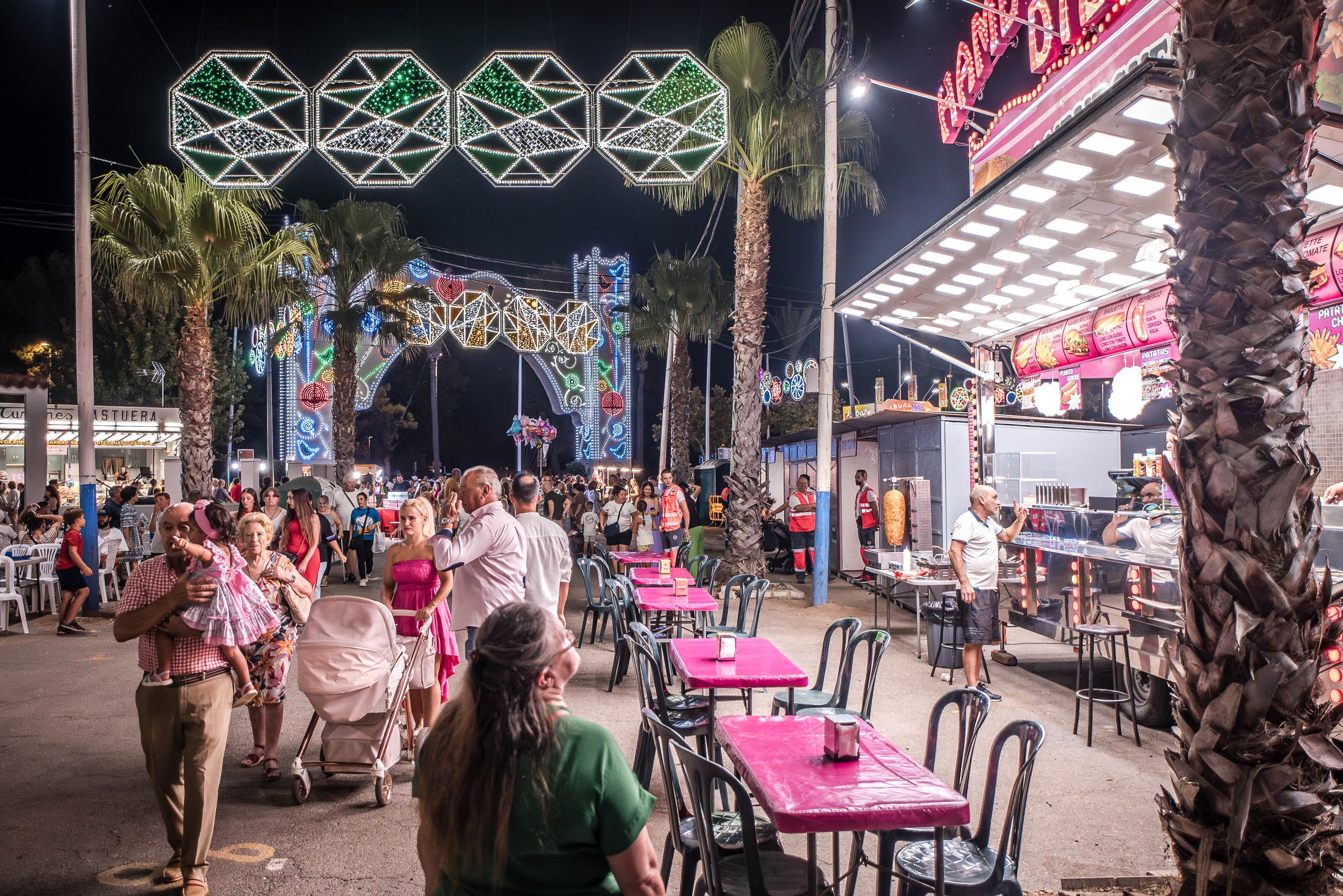 FOTOS | El alumbrado ilumina la Feria de Mérida