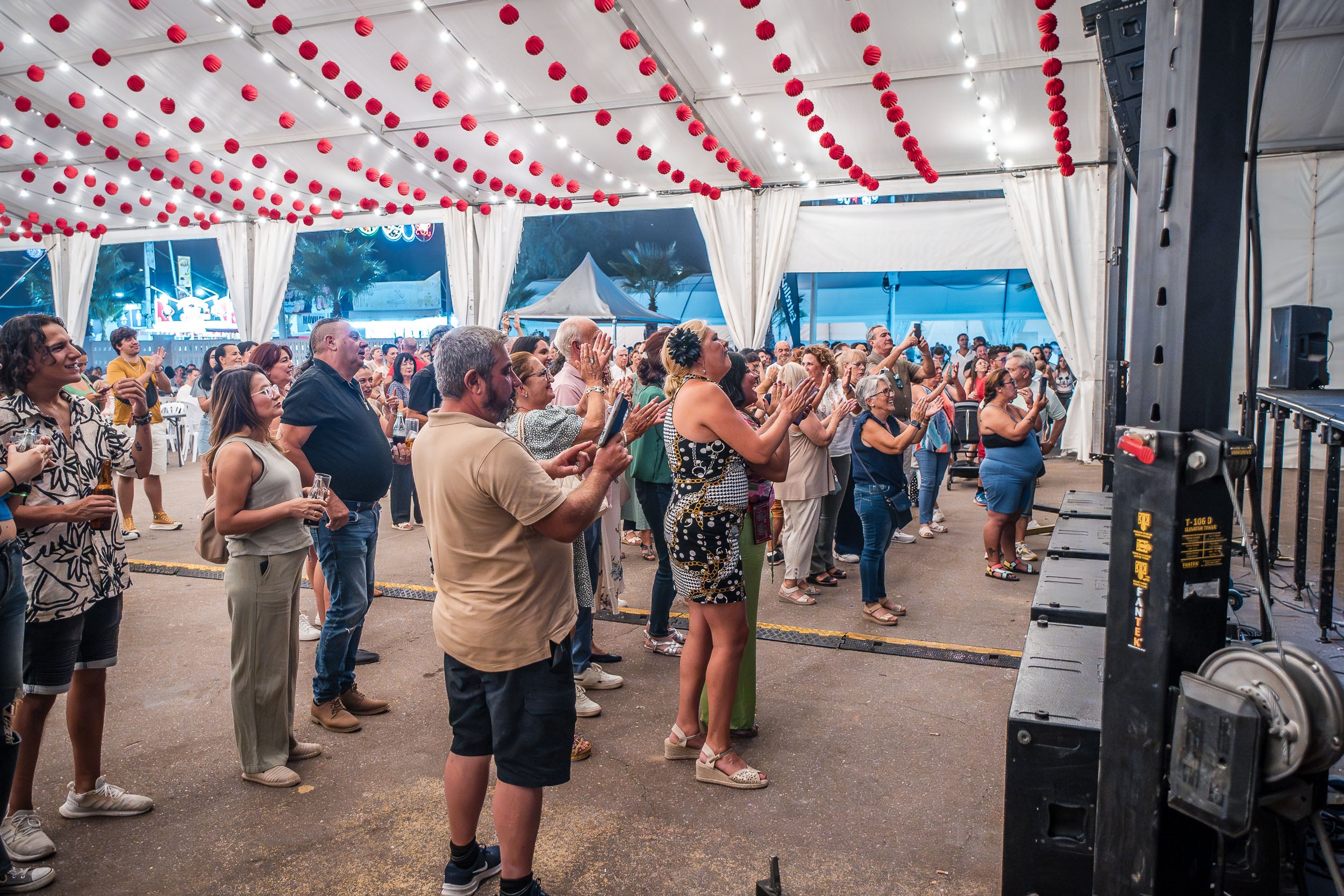 FOTOS | El alumbrado ilumina la Feria de Mérida