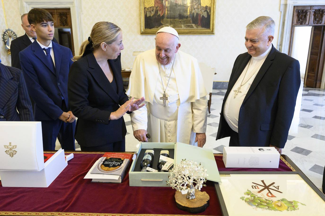 Así ha sido el encuentro entre Guardiola y el Papa | Fotos