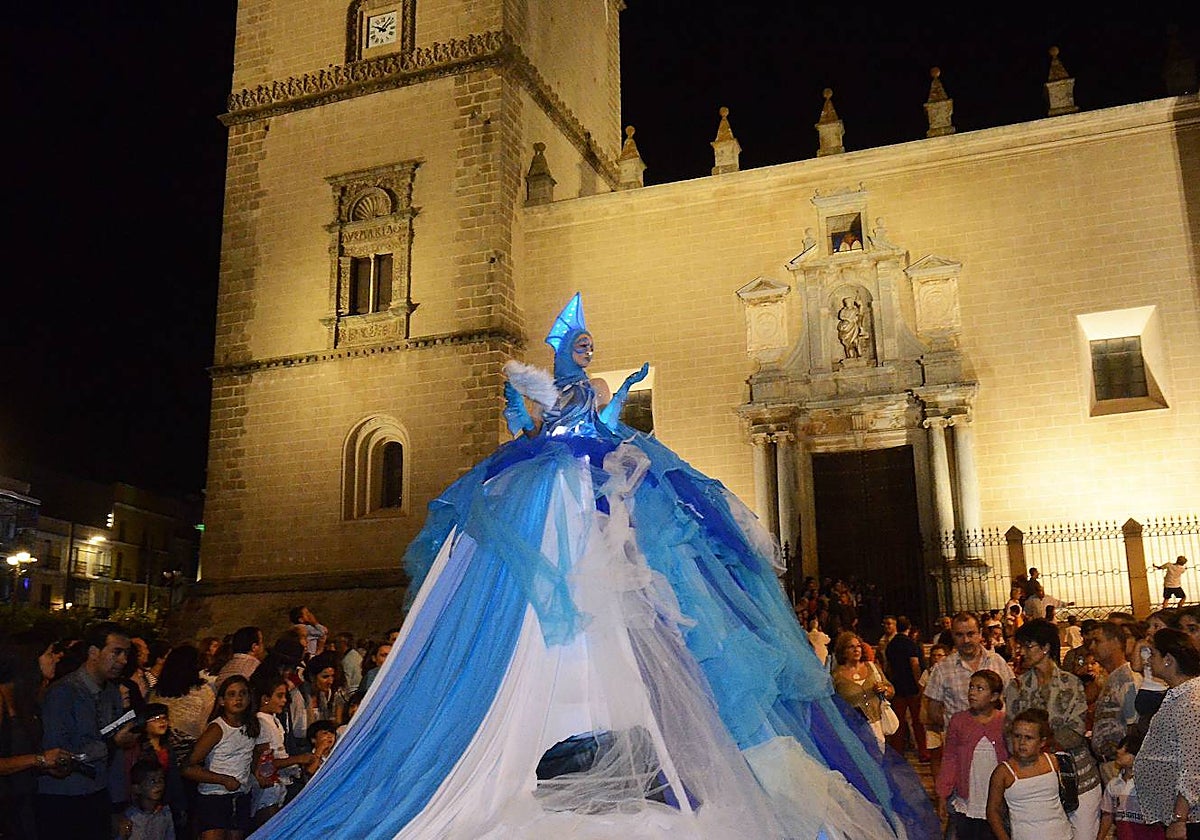 La Noche en Blanco se inaugura con un concierto a la luz de 3.000 velas en la Alcazaba