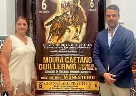 La concejala de Agricultura y Ganadería, María Fernanda Díaz, junto al promotor del festejo, Rodolfo Barquina el día de la presentación del festejo a principios del mes de agosto.