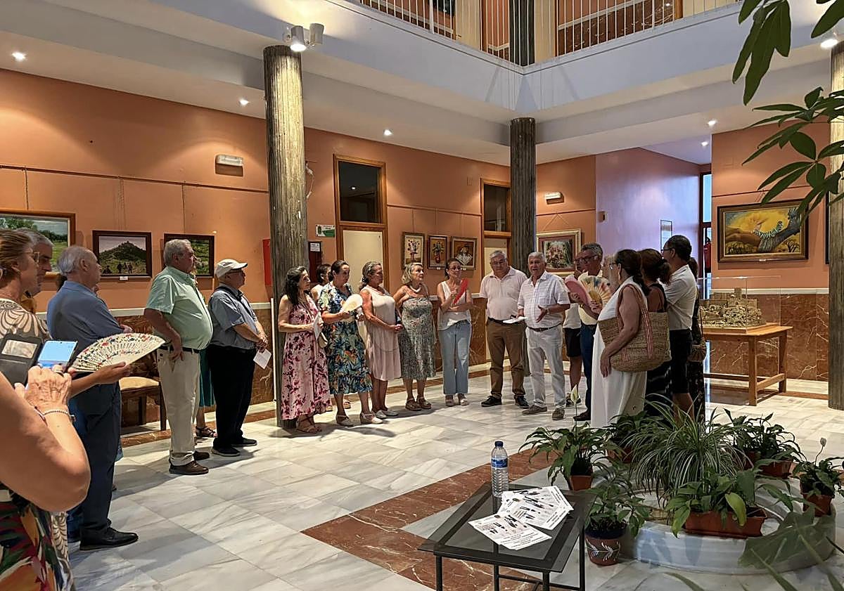 Imagen principal - Detalles de la exposición pictórica del día que se inauguró, el pasado 5 de agosto.