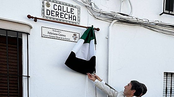 Feliciano Correa recibe el homenaje de Jerez con dos placas en su casa natal y en la calle Derecha