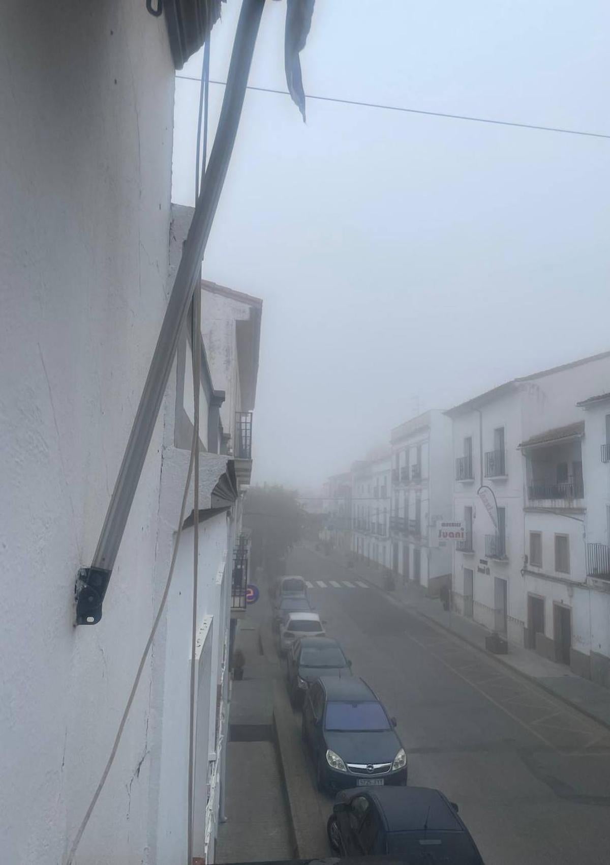 En algunos puntos de la región se ha registrado bruma a primera hora de la mañana. En la imagen, foto de Alburquerque de este martes.