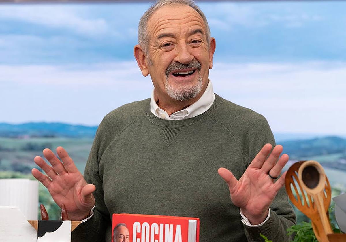 Karlos Arguiñano con su último libro.