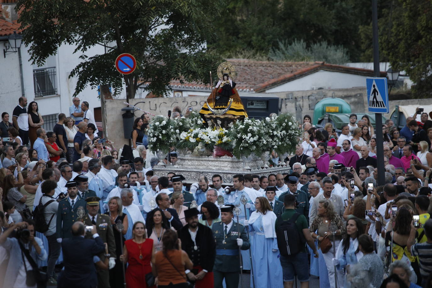 Imágenes de la patrona por las calles de Cáceres (II)