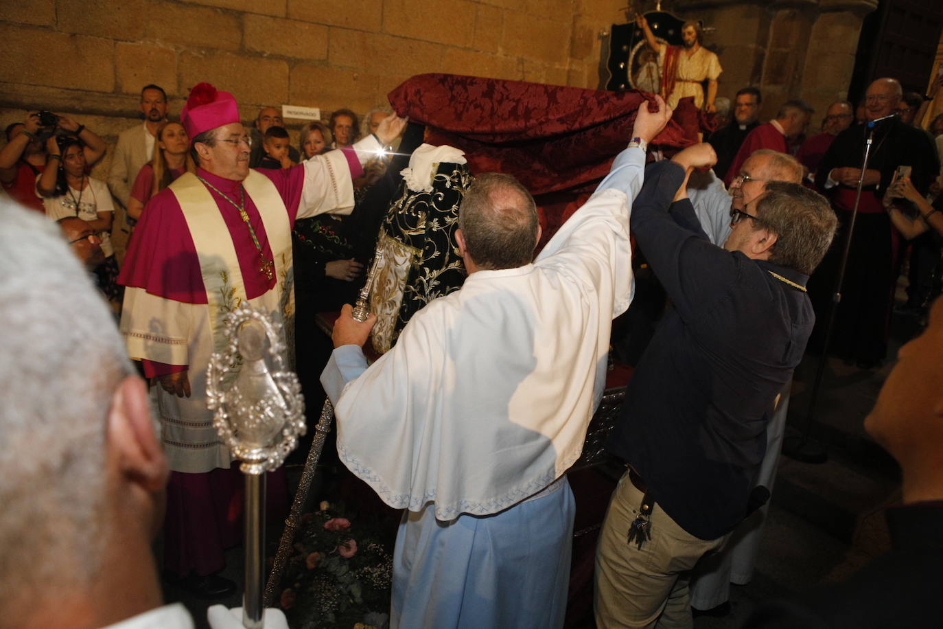 Imágenes de la patrona por las calles de Cáceres (II)