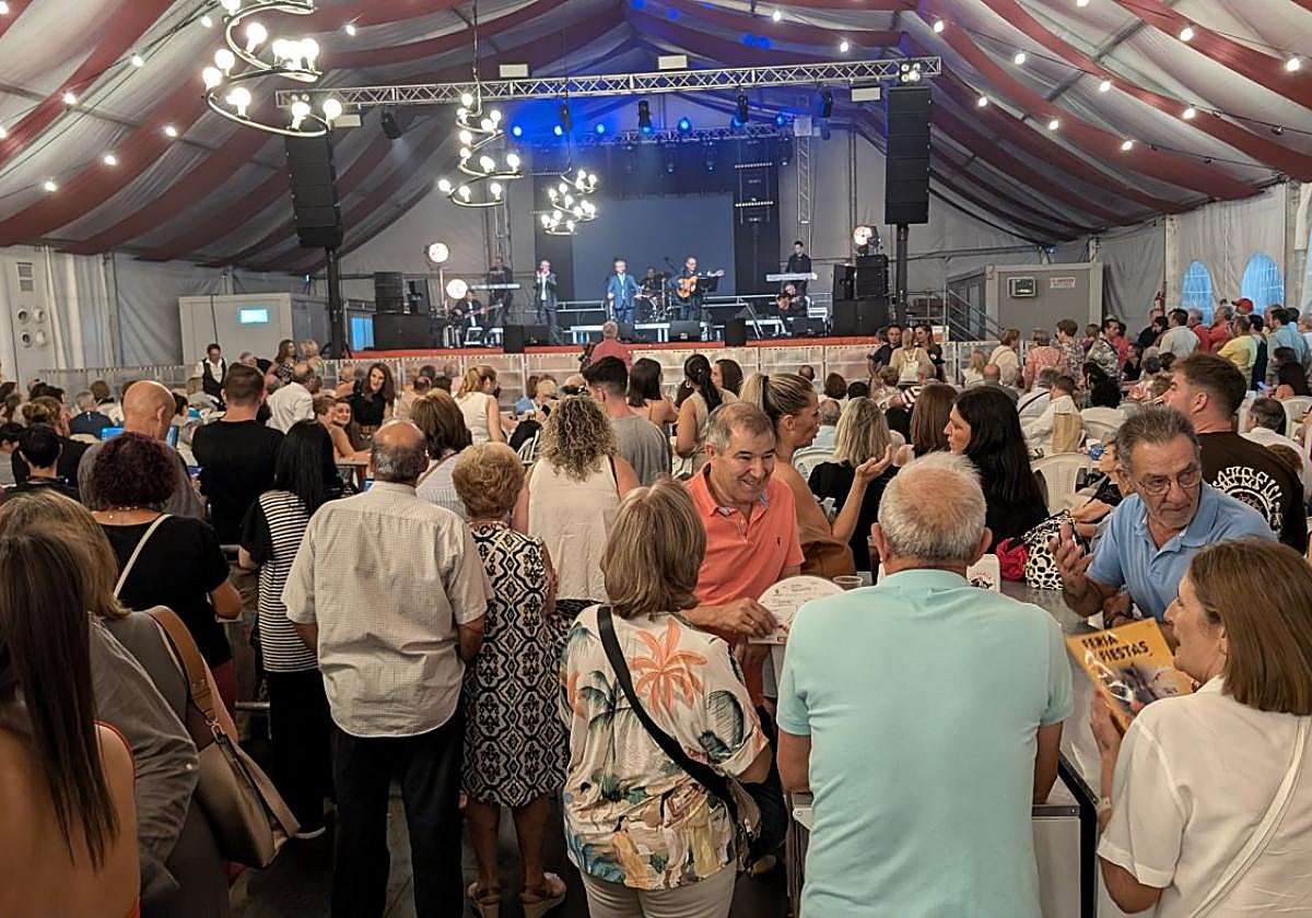 Concierto de Los Cabales en la primera noche de feria.