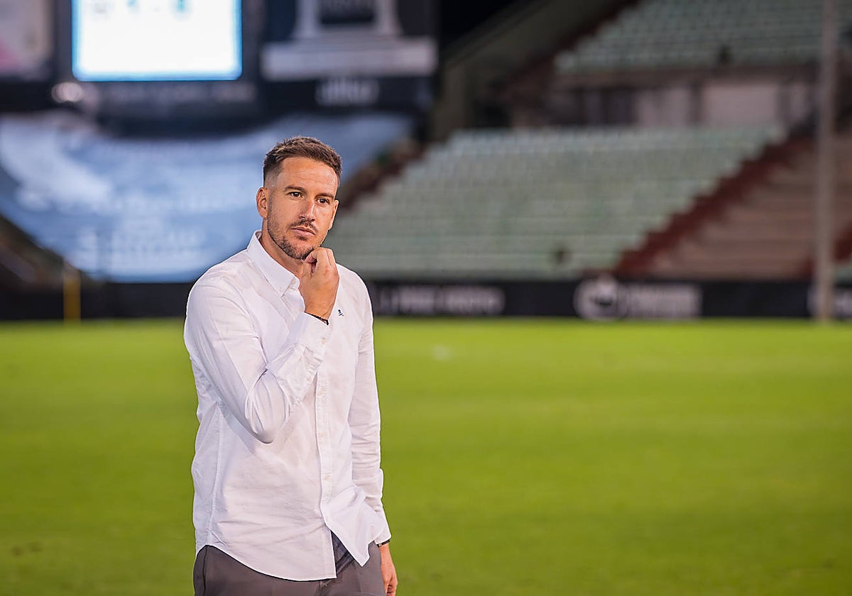 Sergi Guilló retirándose a vestuarios tras el triunfo de su equipo al Algeciras.