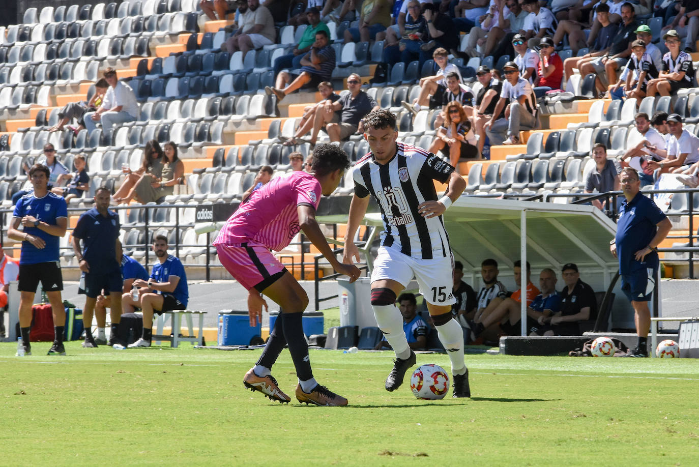 La victoria del Badajoz ante el Olivenza, en imágenes