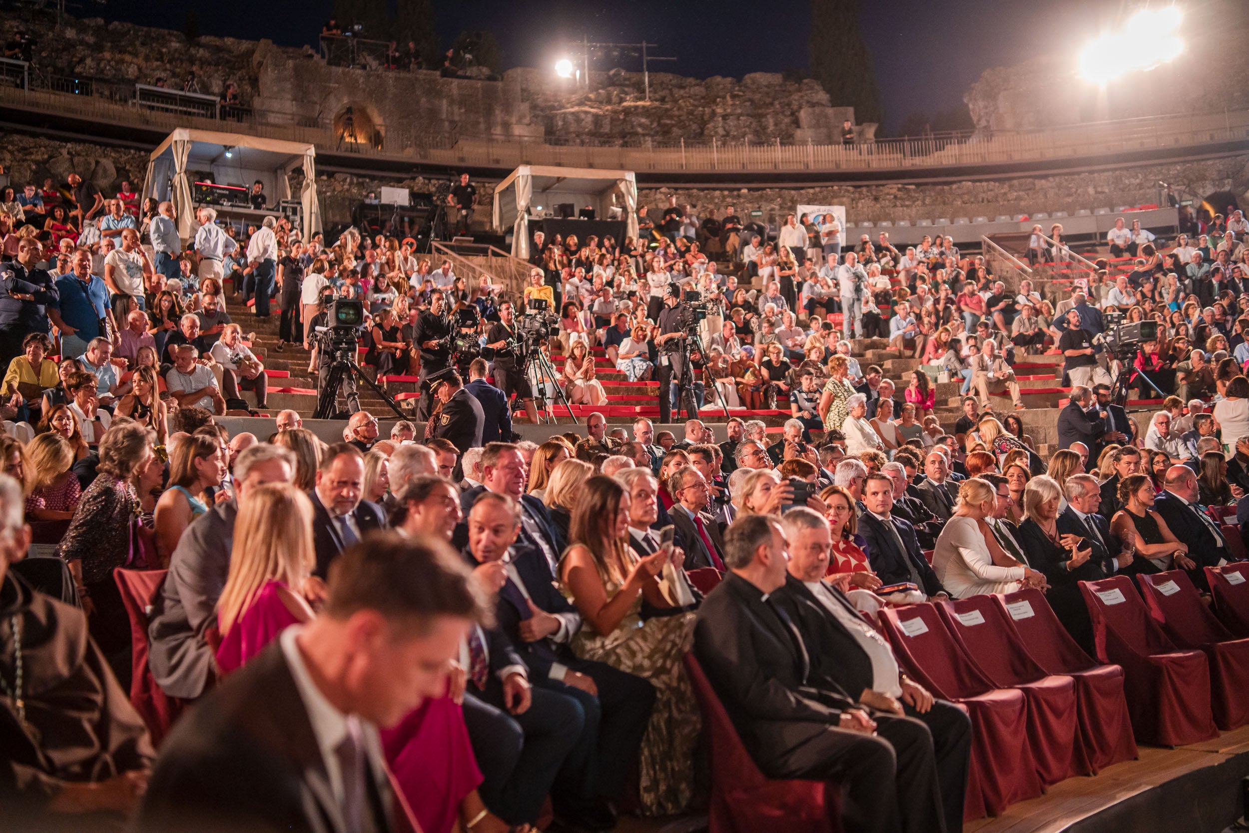 Fotos de ambiente en el acto de entrega de las Medallas de Extremadura