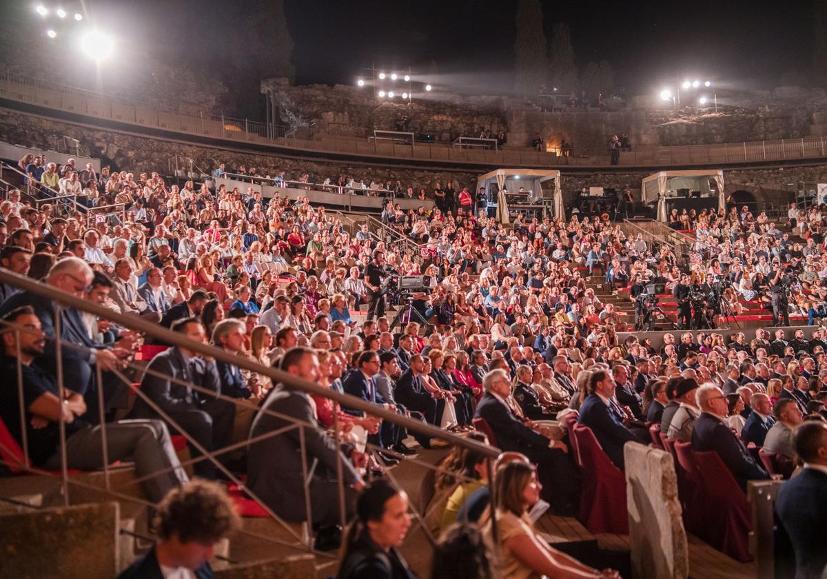 Público en el Teatro Romano de Mérida.