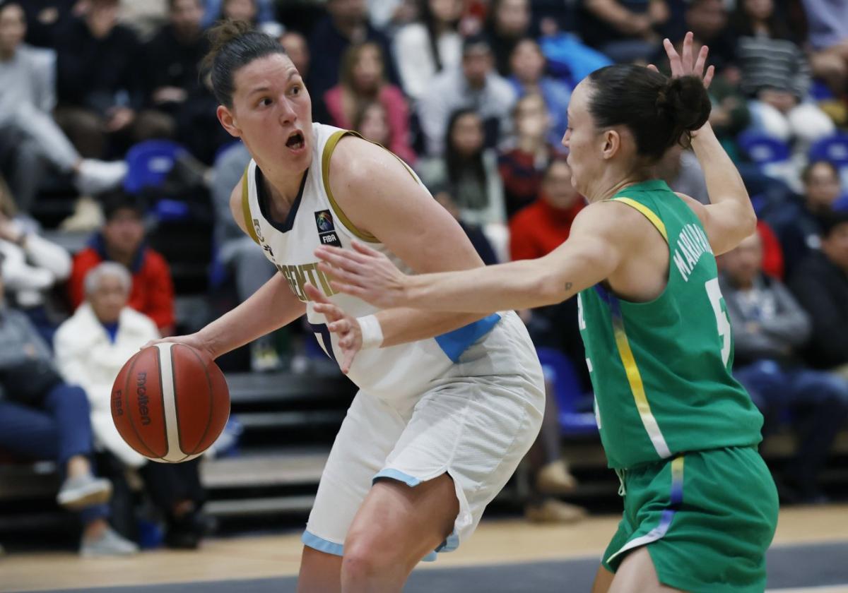 Diana Cabrera, con Argentina en la final del Sudamericano ante Brasil.