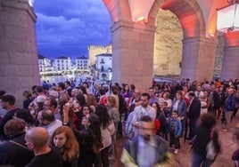 Asistentes a las actividades de una Noche del Patrimonio anterior en Cáceres.