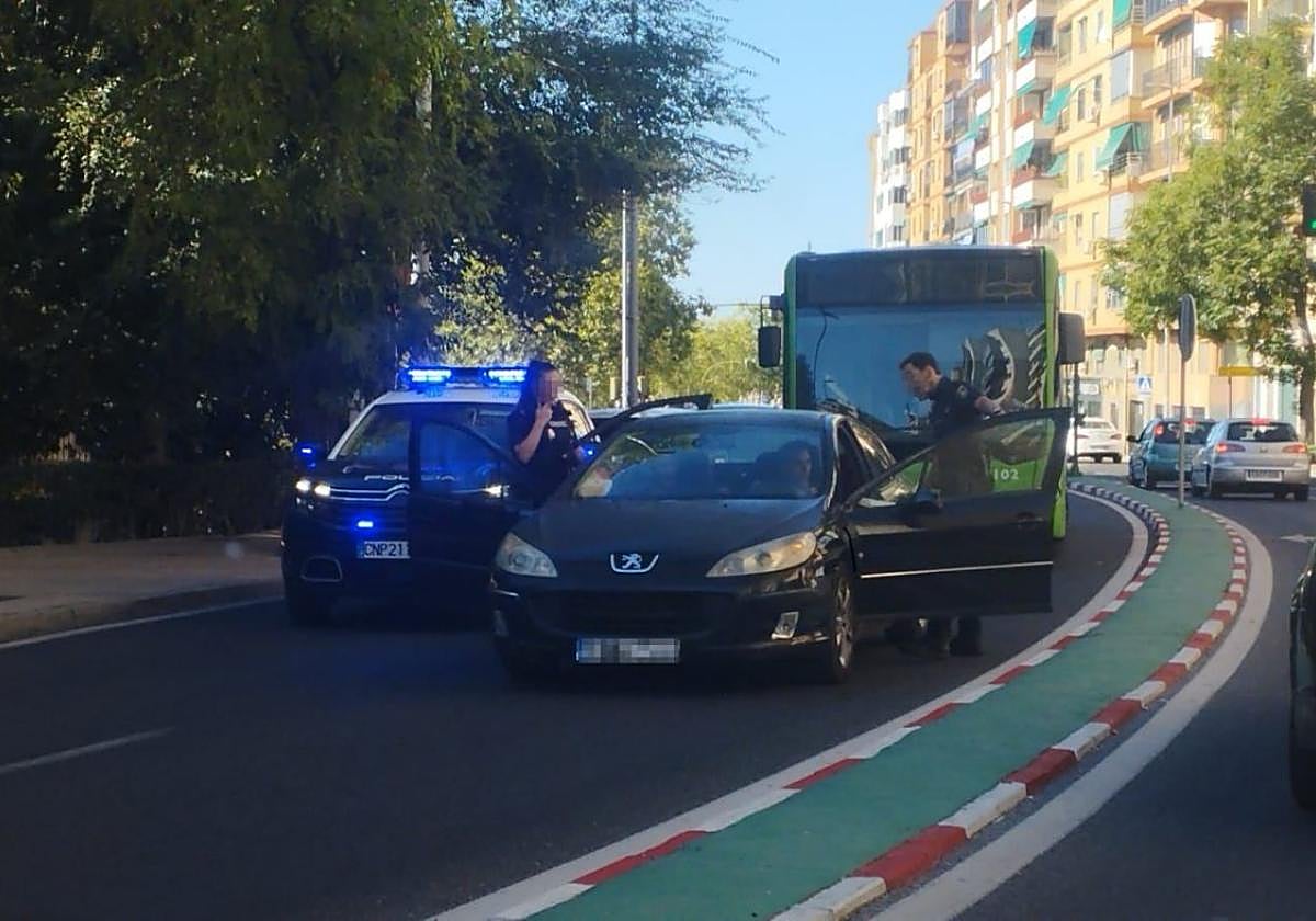 Un momento de la detención de los autores de los hurtos.