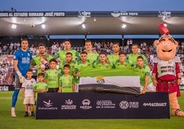 Once del Mérida ante el Algeciras en el Día de Extremadura.