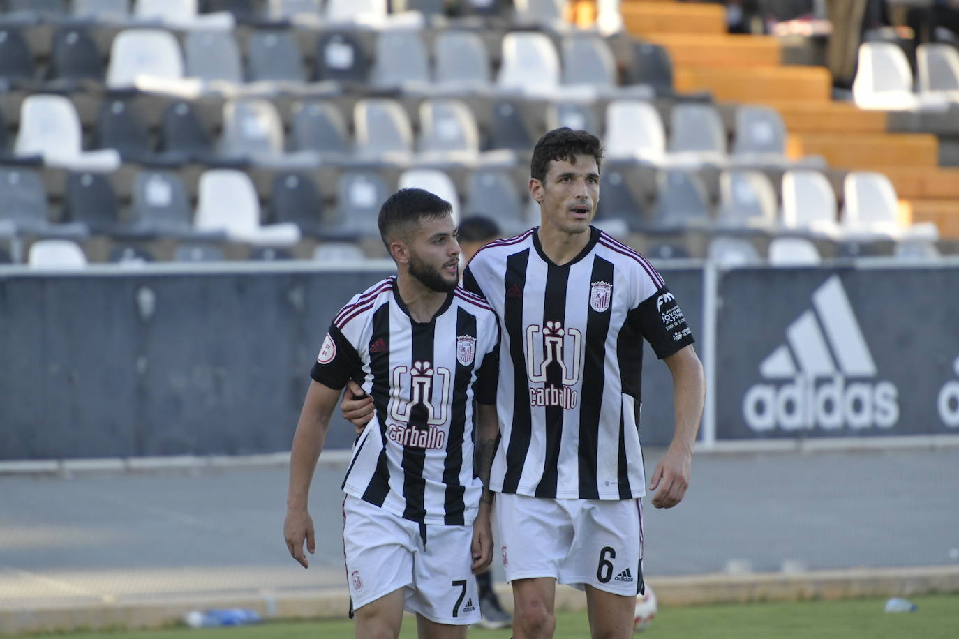 El partido del Badajoz contra Azuaga, en imágenes (I)