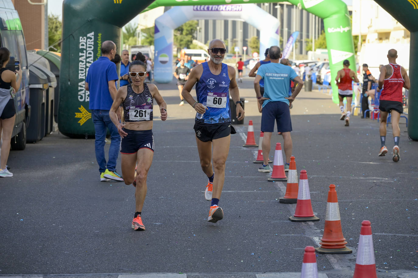La Carrera Contra el Cáncer de Badajoz, en imágenes (I)