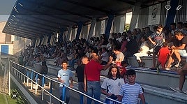 Aspecto del graderio en el partido de Copa