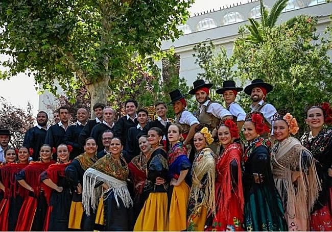 El Grupo de Coros y Danzas de Badajoz actúa este fin de semana en el López de Ayala.