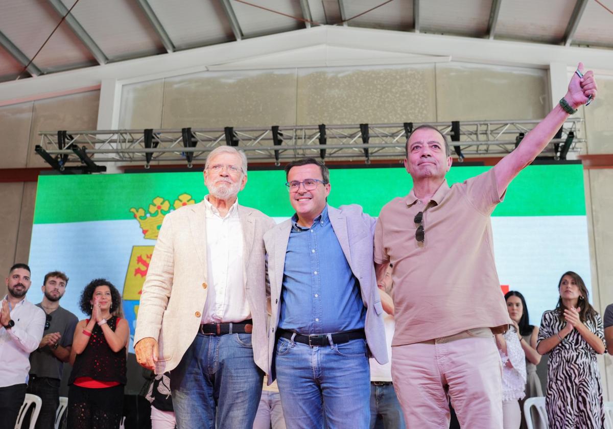 Rodríguez Ibarra, Gallardo y Fernández Vara, durante el acto del PSOE extremeño este sábado en Miajadas.