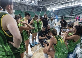 Tiempo muerto del Al-Qázeres en la final de Copa.