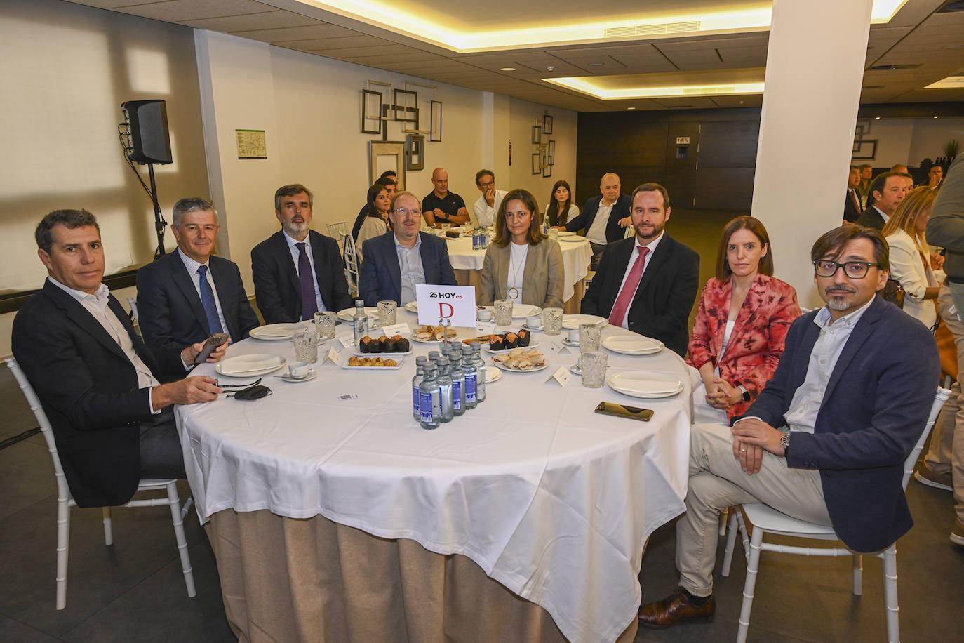 Arnaldo Pons, Ángel Jaén, Adrián Urbano, Luis Pinilla, Carmen Touchard, Juan José Cacho,Leonor García y Ginés Rubio.