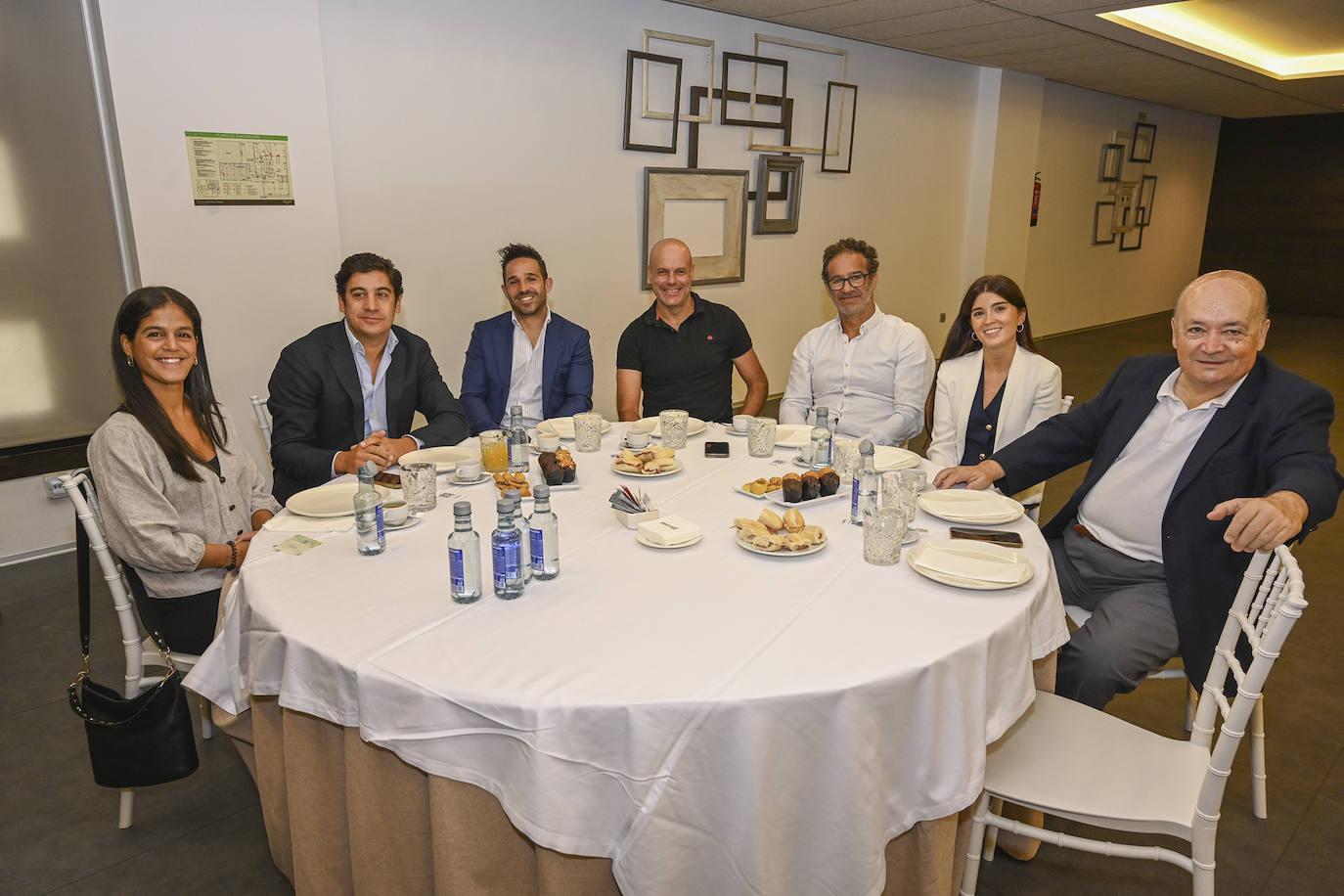 Pilar Bardají, Jesús Bardají, José Alberto Cacho, José Luis Sánchez, Juan Carlos Flores, Paula Álvarez y Javier Bardají.