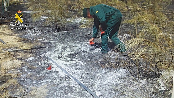Dos investigados por provocar un incendio forestal por «negligencia» cuando trabajan en una finca de Magacela