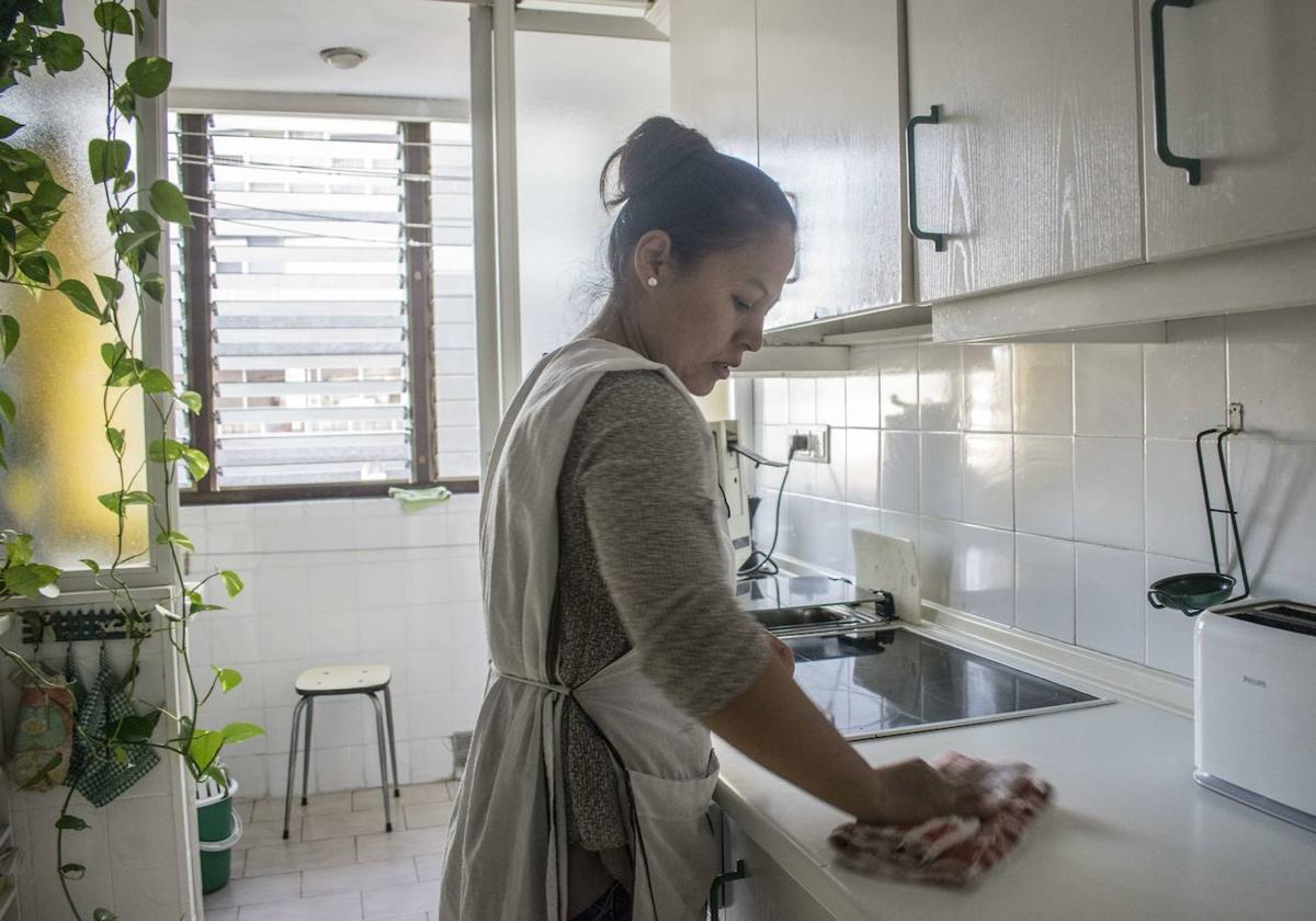 Cuál es el sueldo mínimo que debe cobrar una empleada del hogar según la nueva ley