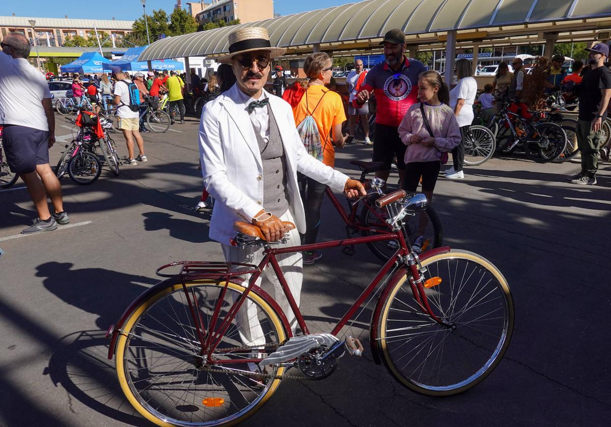 Juan Francisco Fernández reivindica la bici como transporte.