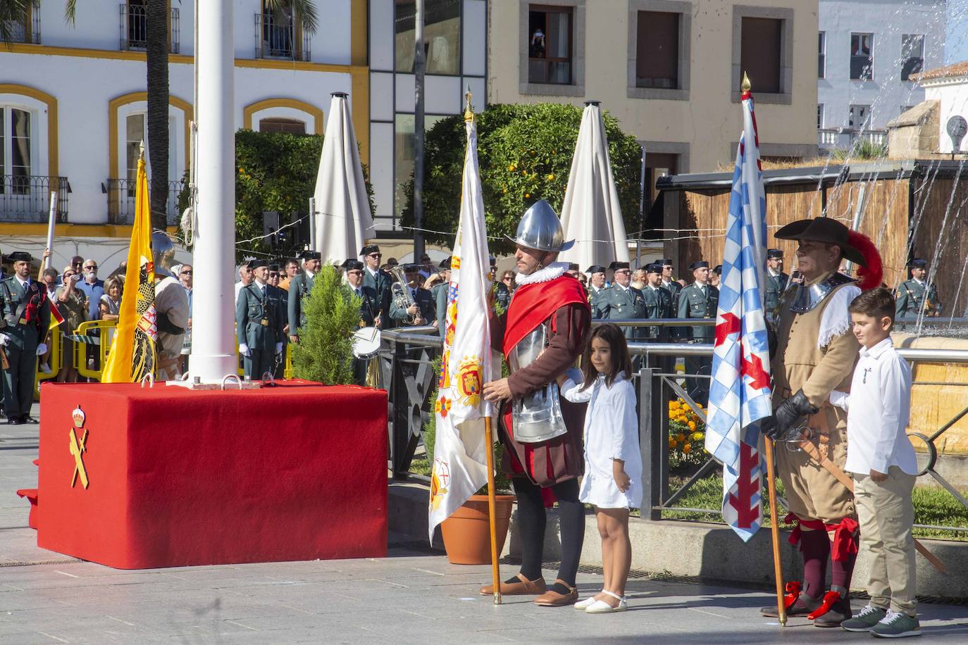 La semana de la Guardia Civil comienza con el izado de la bandera