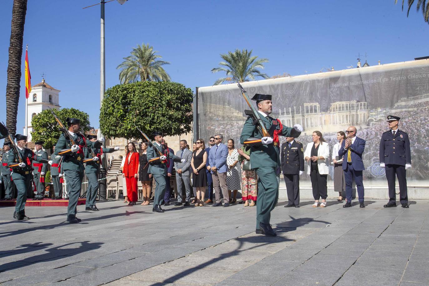 La semana de la Guardia Civil comienza con el izado de la bandera