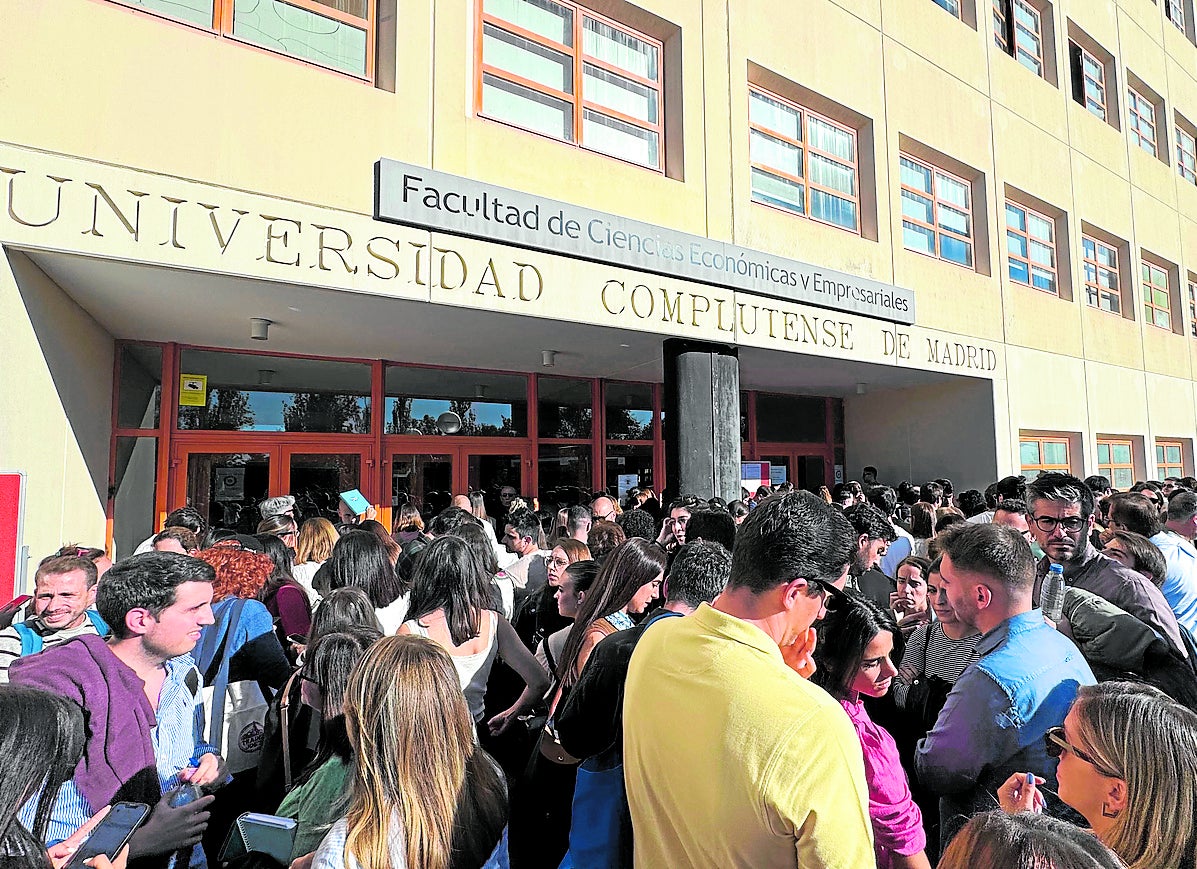 Algunos afectados tras anunciar que se cancelaba el examen