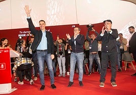 Sánchez, Gallardo y Vara, en el congreso del PSOE del pasado marzo.