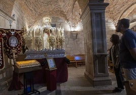 La Virgen de la Encarnación, de la cofradía del Espíritu Santo, ya está en San Juan para la procesión magna.