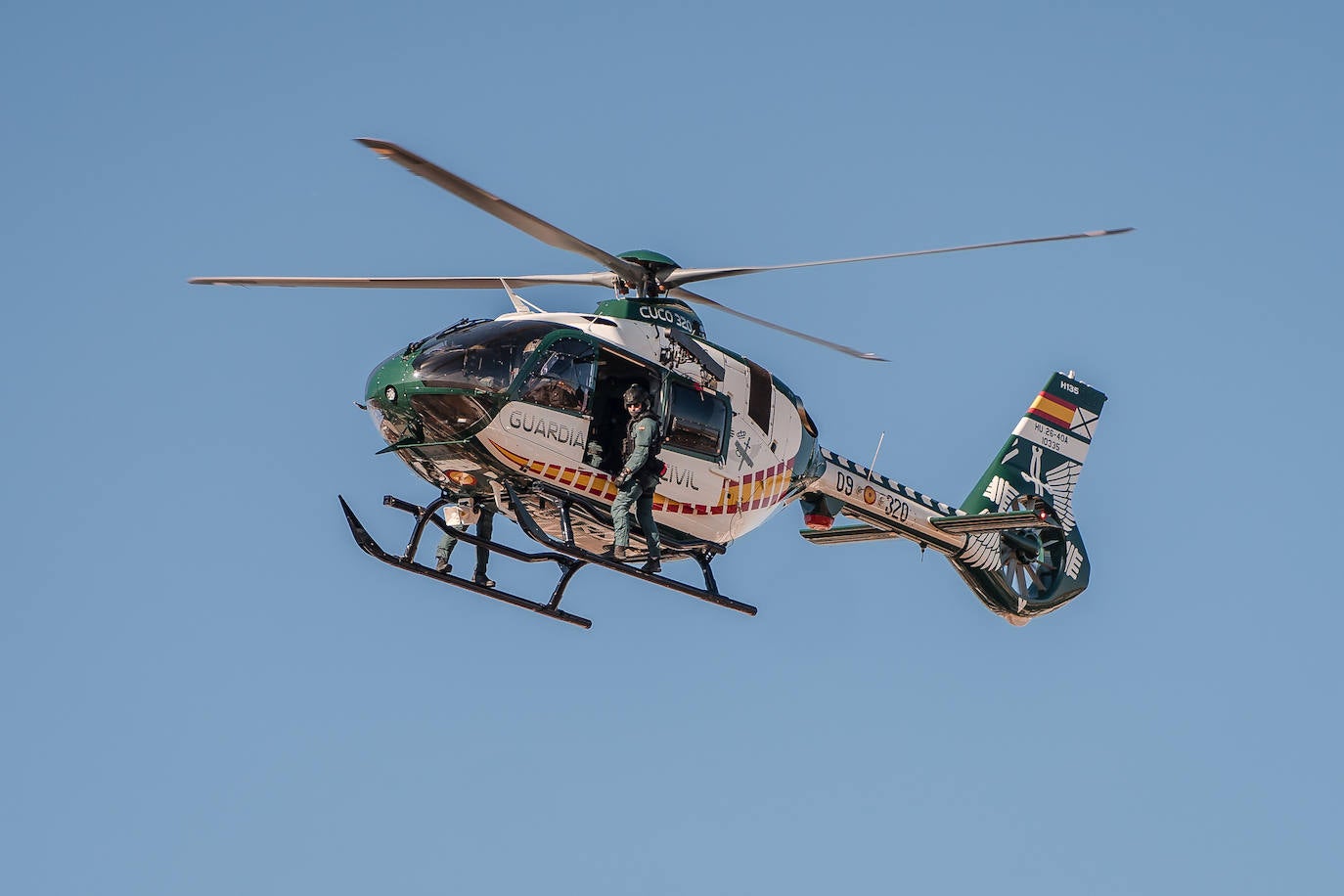 Fotos (II) | Así fue la exhibición de la Guardia Civil en Mérida