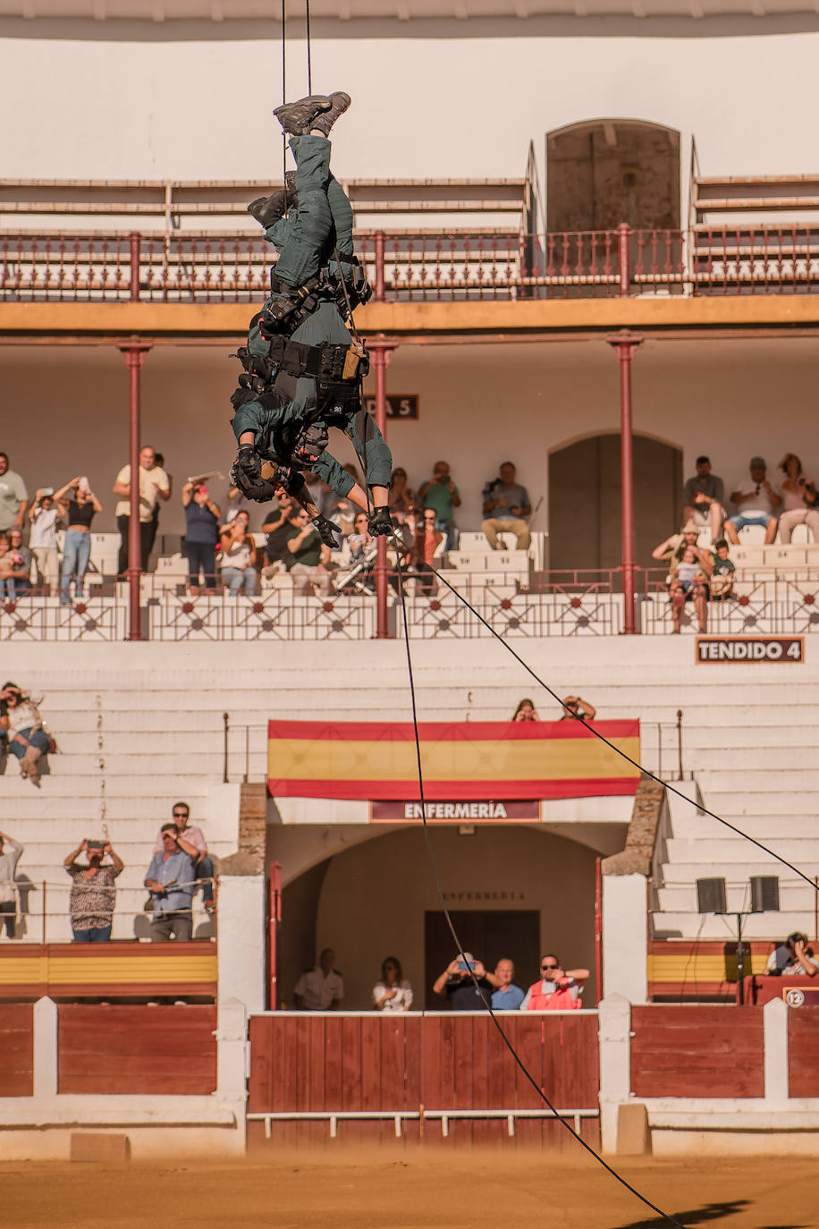Fotos (II) | Así fue la exhibición de la Guardia Civil en Mérida