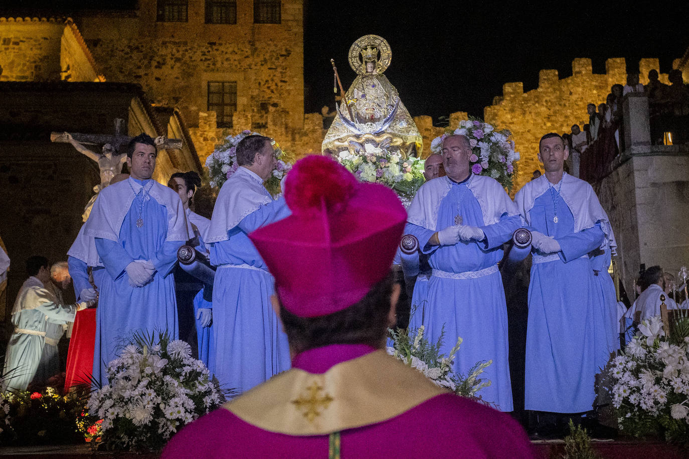 Procesión magna mariana en Cáceres, en imágenes (II)