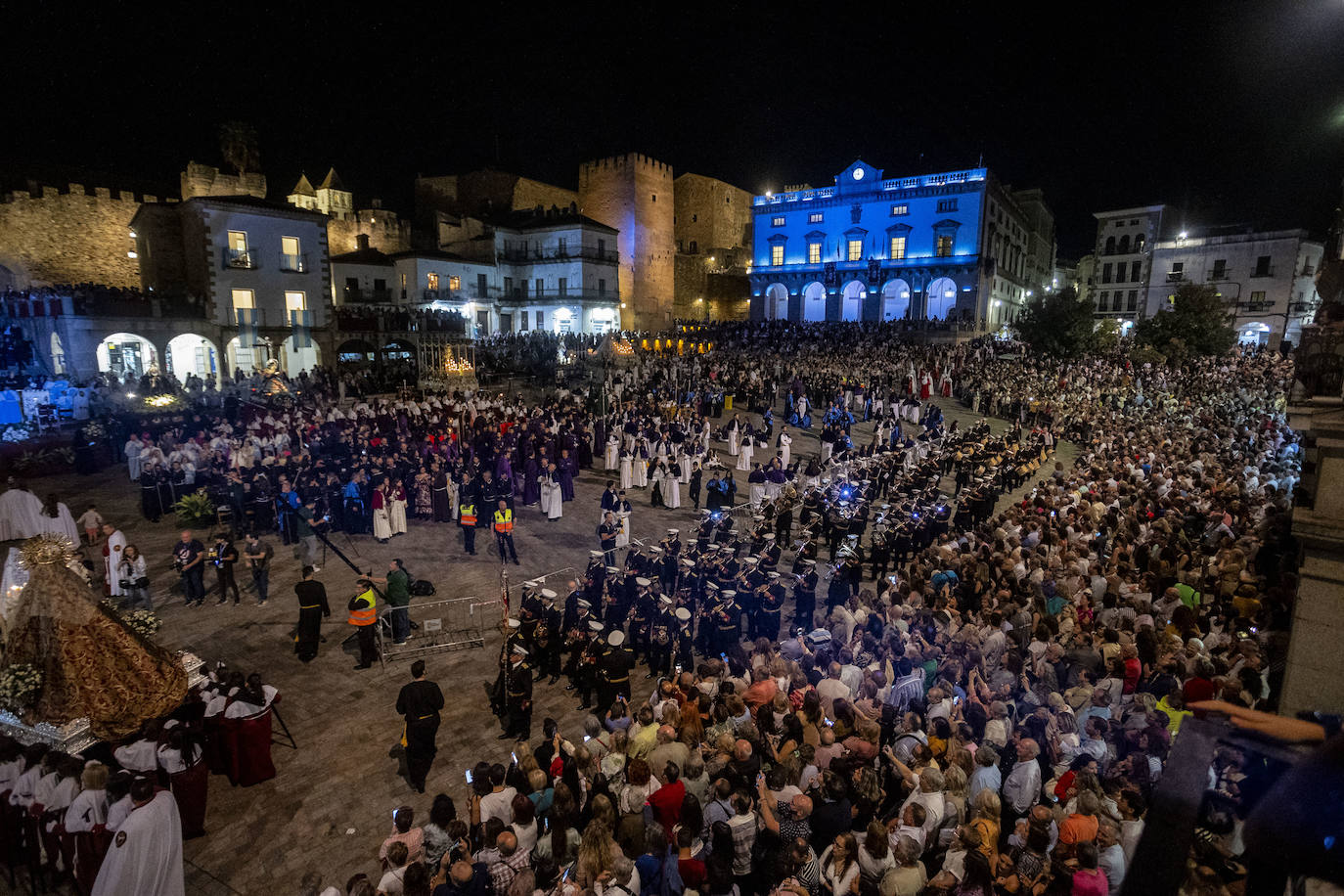 Procesión magna mariana en Cáceres, en imágenes (II)