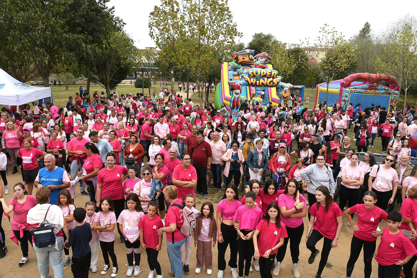 La marcha rosa de Plasencia, en imágenes