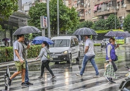 Día lluvioso este lunes en Badajoz.