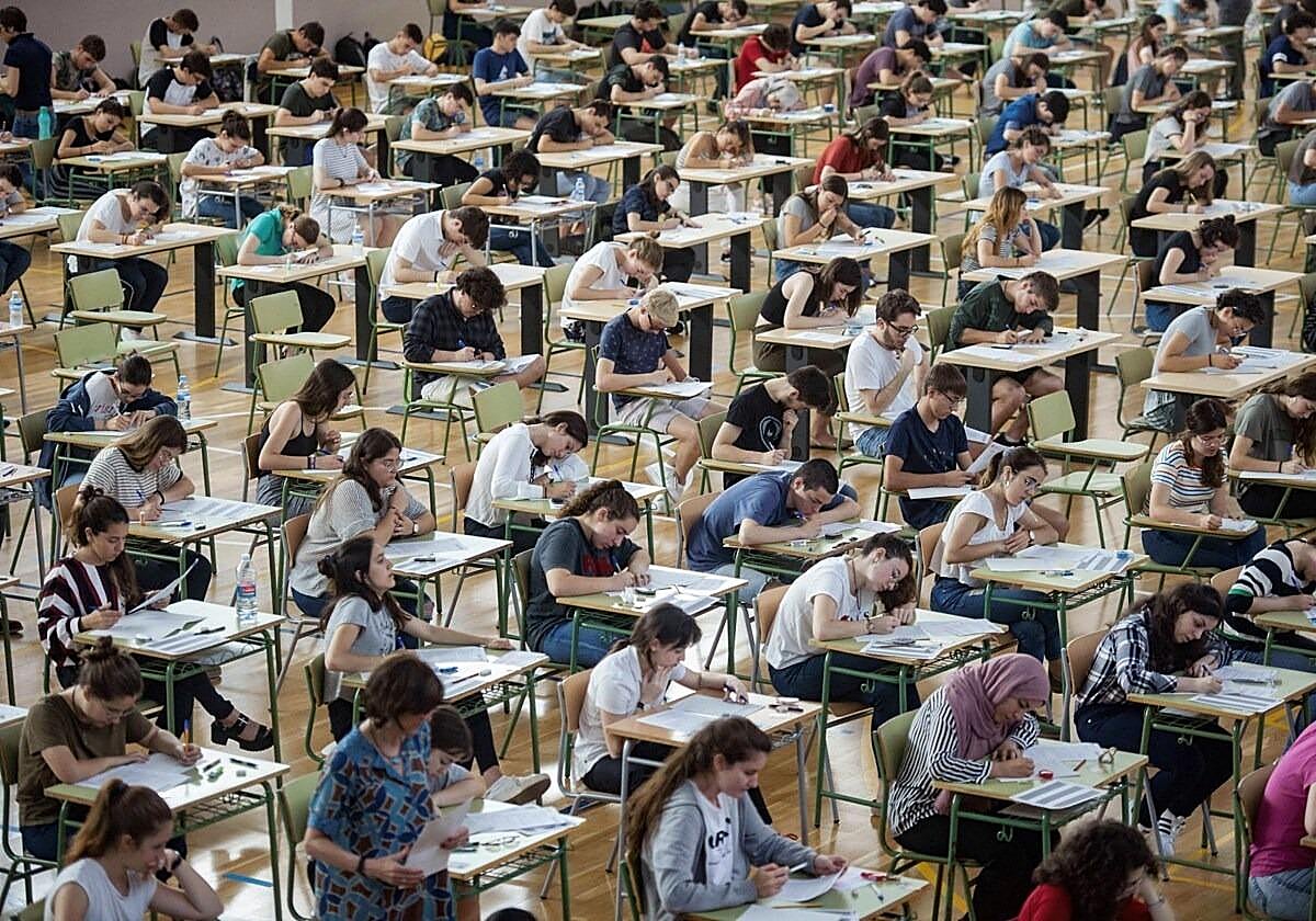 Las comunidades del PP pactan una EBAU en la que se estudiará el terrorismo de ETA