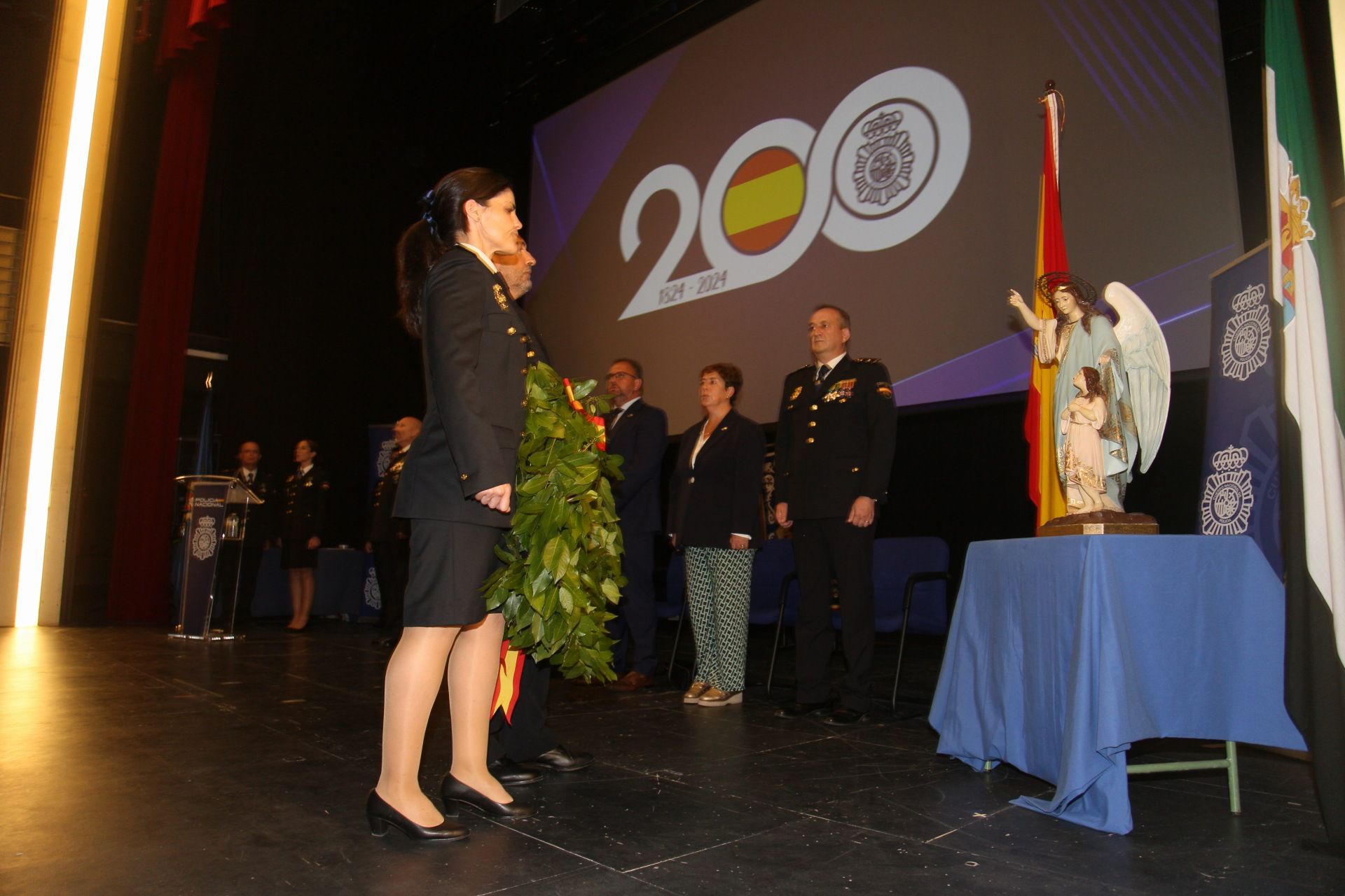 La Policía Nacional celebra en Mérida el día de su patrón