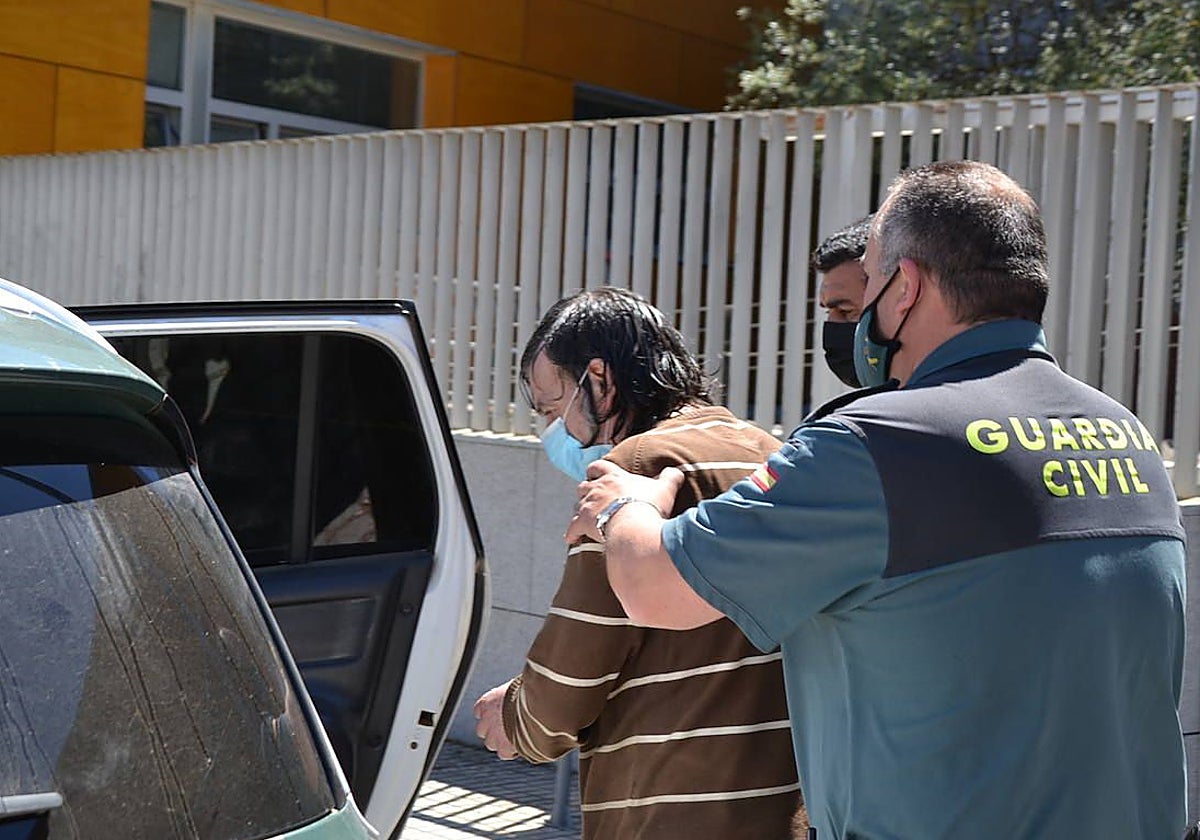 El procesa sale de los juzgados de Zafra, donde se instruyó el caso.