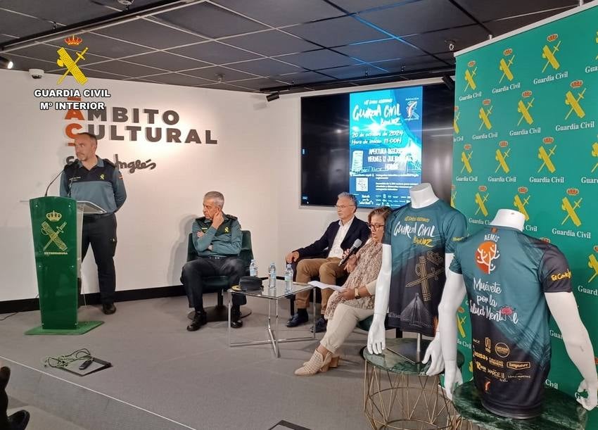 Imagen del acto donde se ha presntado el VII Cross solidario de la Guardia Civil