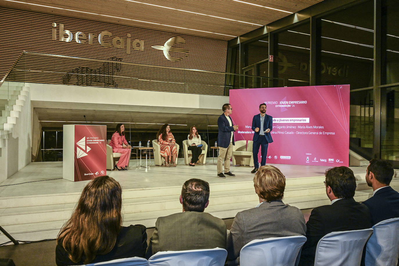La gala de la VI Edición de los Premios Joven Empresario de Extremadura 2024, en imágenes