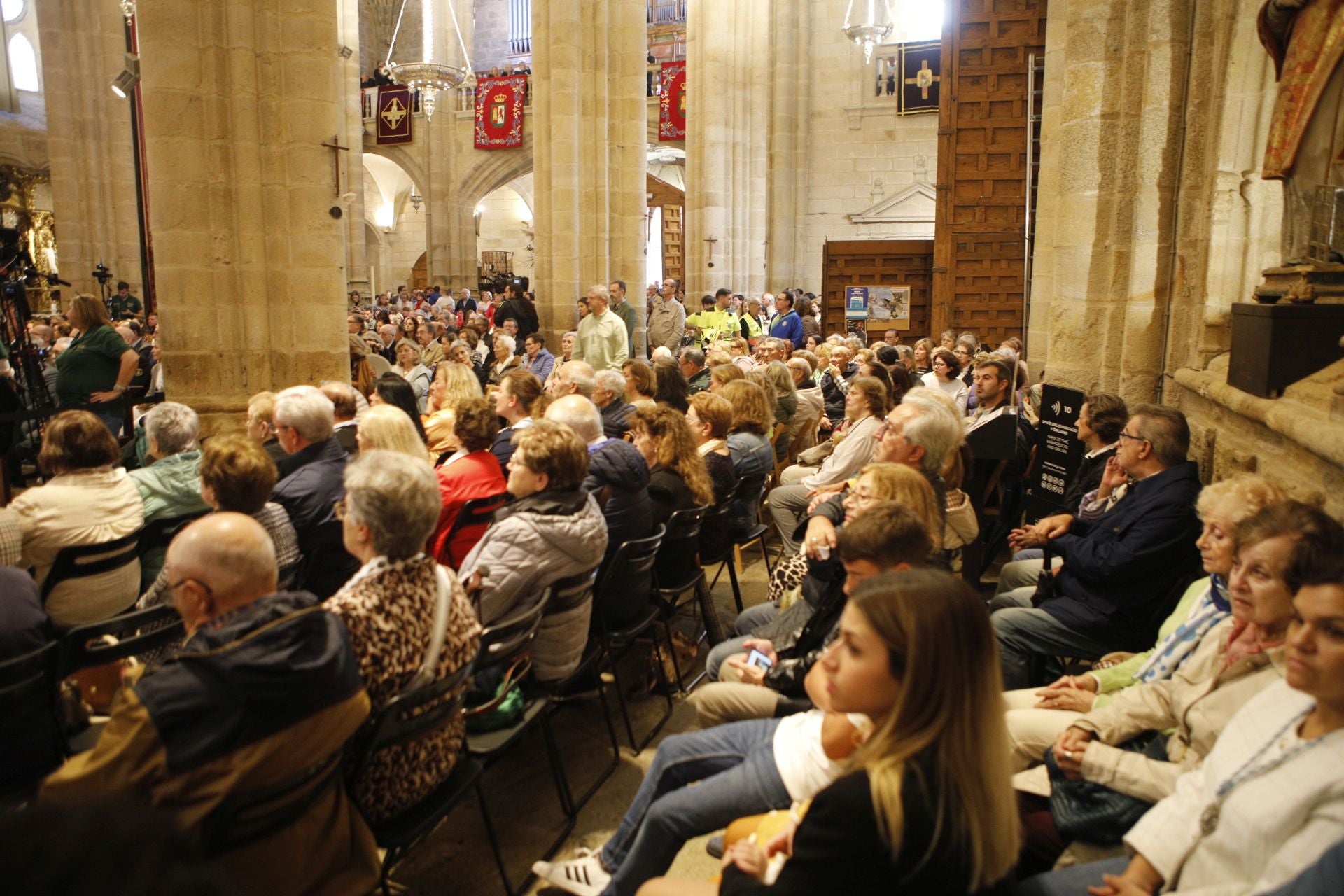 La misa pontifical por el Centenario de la patrona de Cáceres, en imágenes